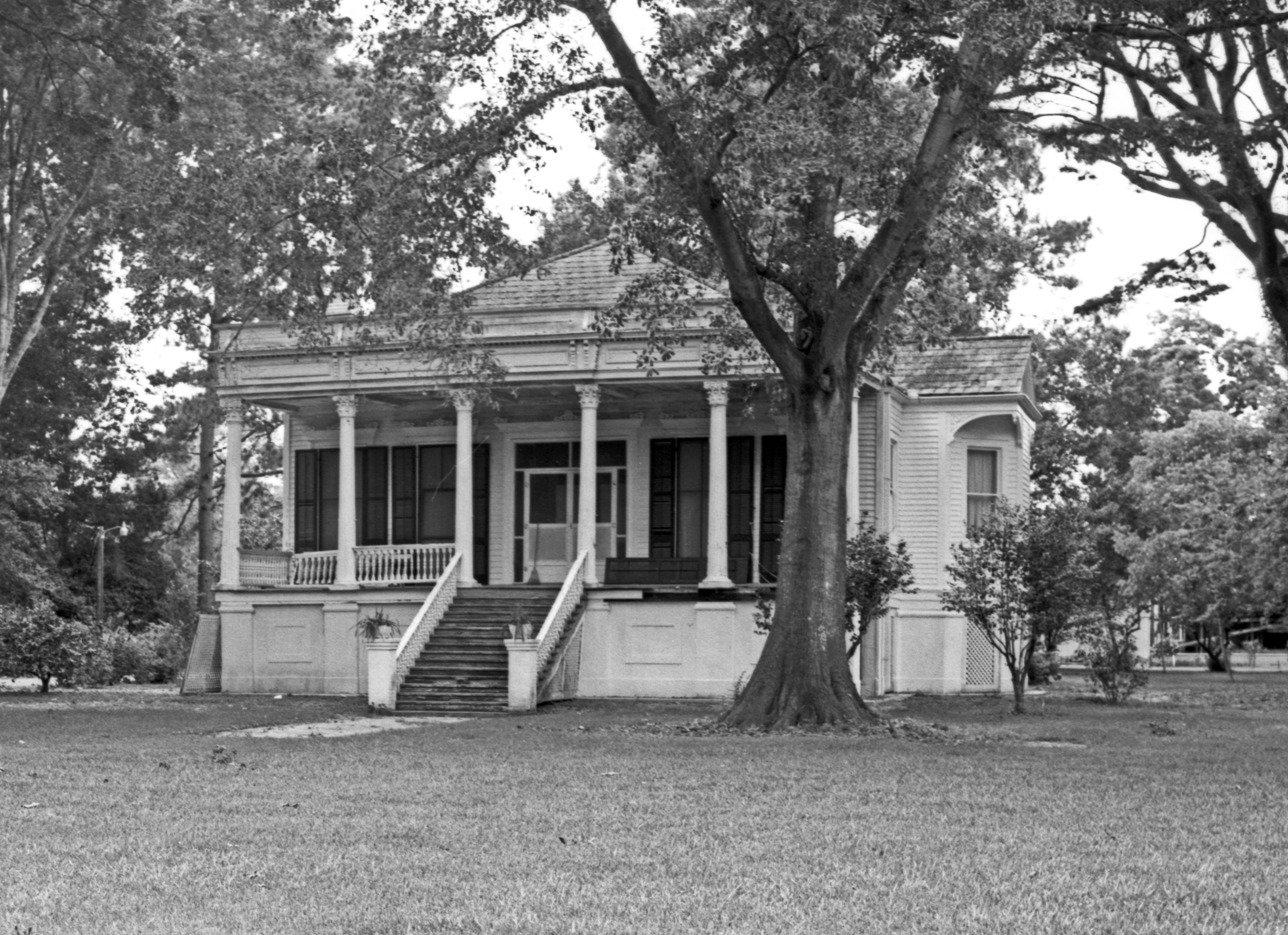 Dwelling in New Roads, LA  - MF